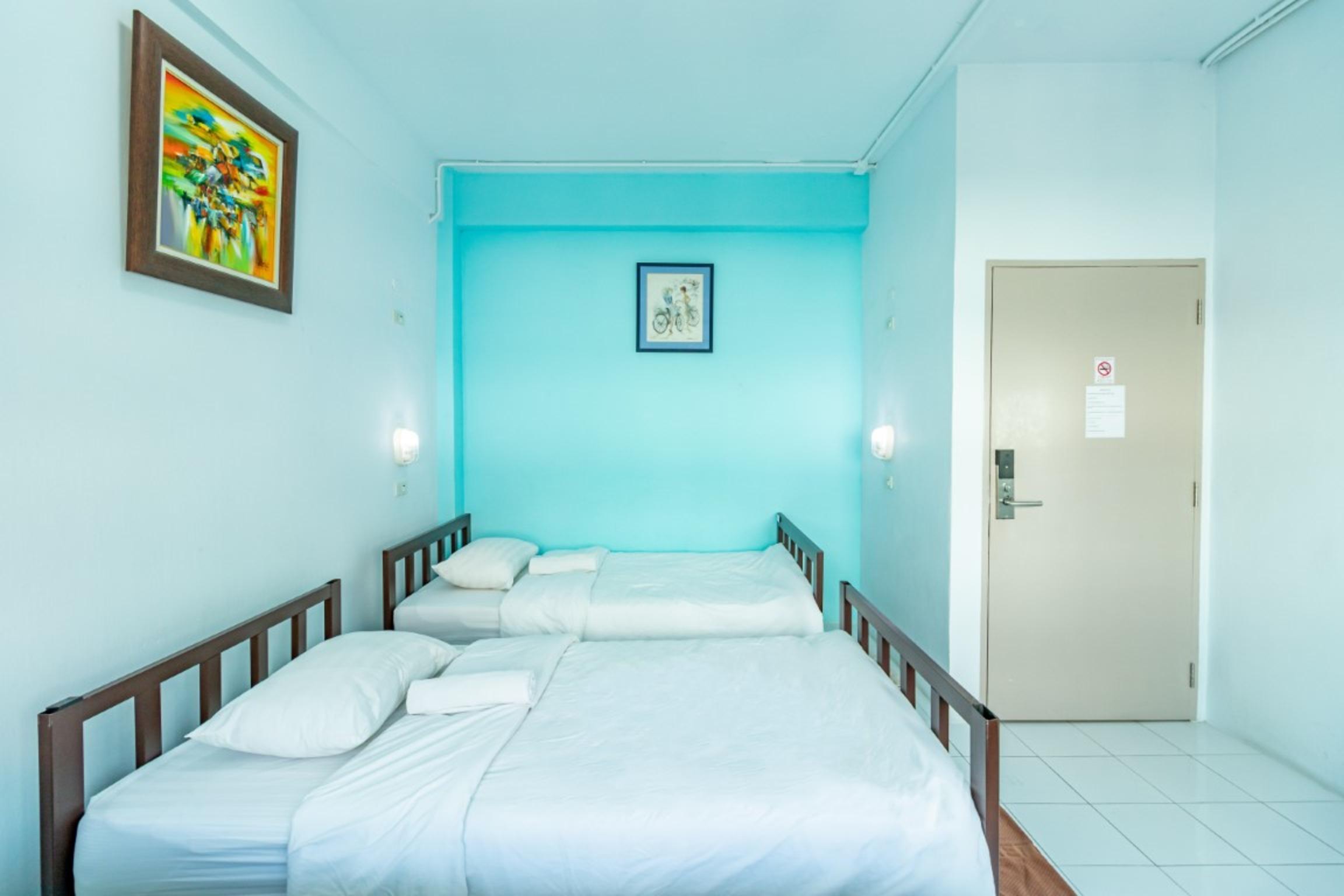 Sleep Dee Hostel Bangkok Exterior photo