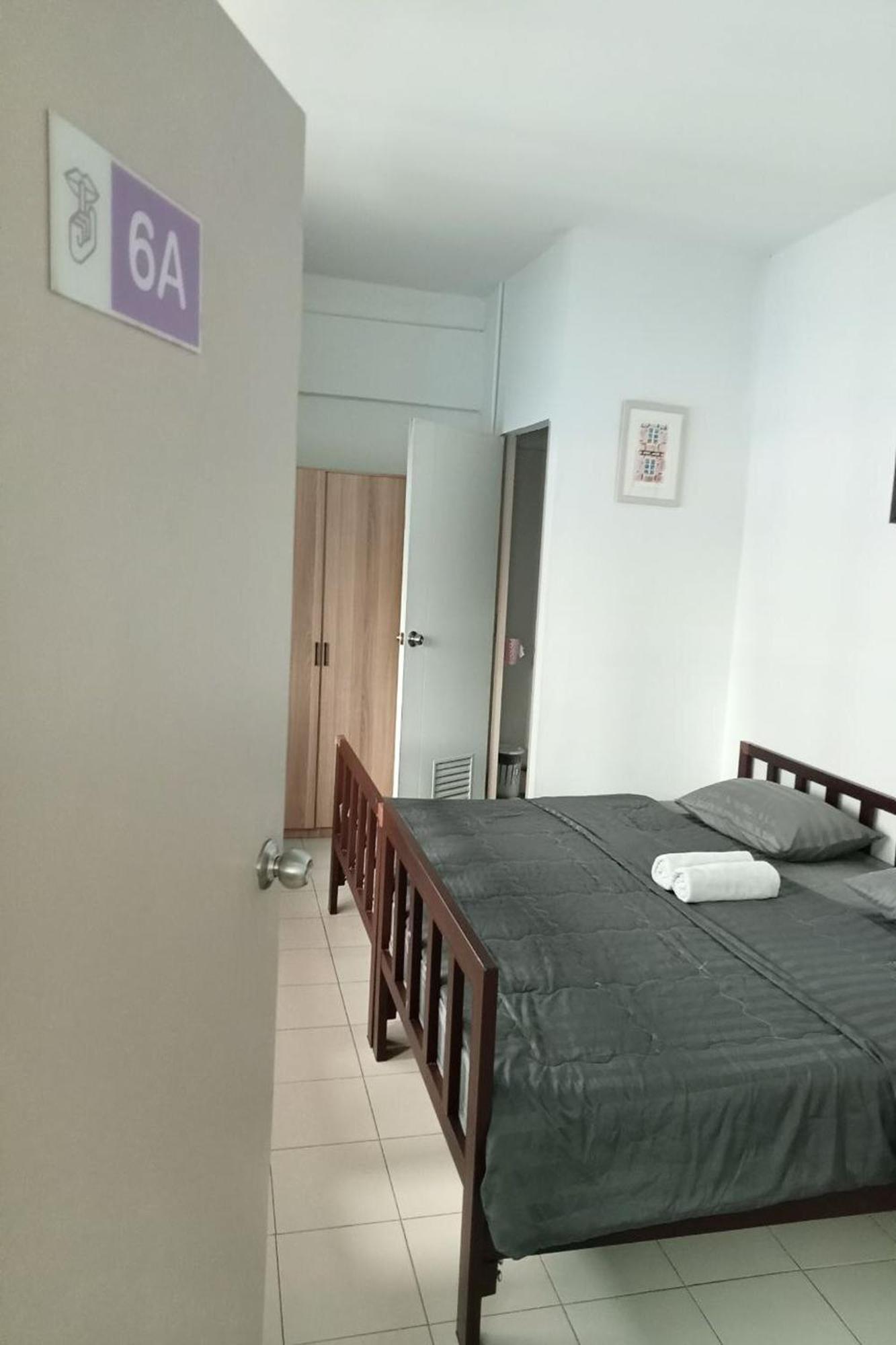 Sleep Dee Hostel Bangkok Exterior photo