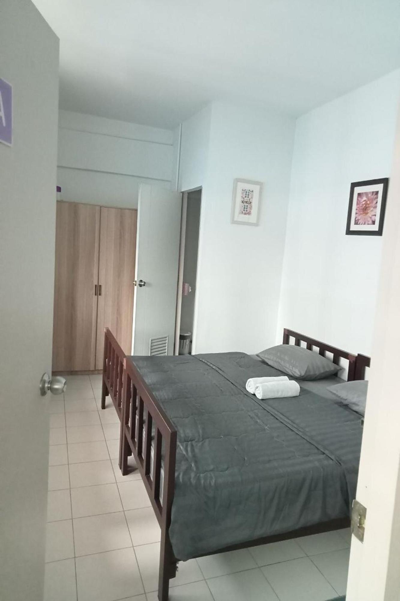 Sleep Dee Hostel Bangkok Exterior photo