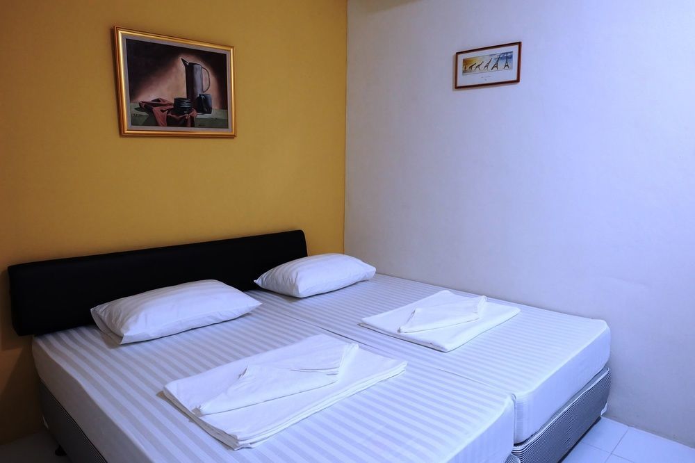 Sleep Dee Hostel Bangkok Exterior photo